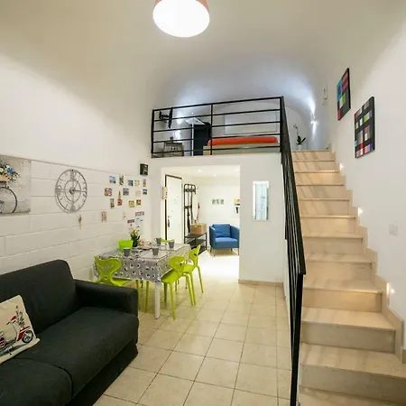 Enjoy-no Ordinary Flat